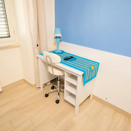 Pensión Color House