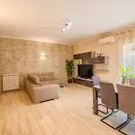 게스트하우스 Color House 3*