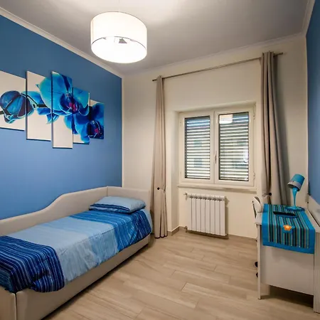 Color House Pensionat Neapel